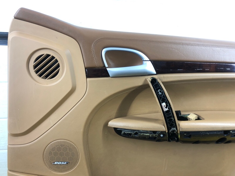 Обшивка двери (карта) Porsche Cayenne 2008 957