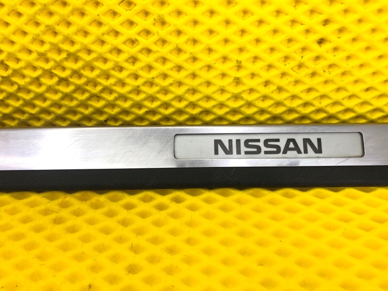 Накладка на порог Nissan Fuga 2007 Y50