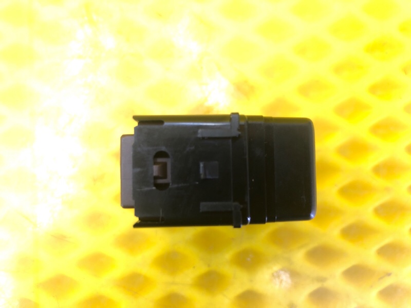 Кнопка открывания багажника Nissan Fuga 2007 Y50