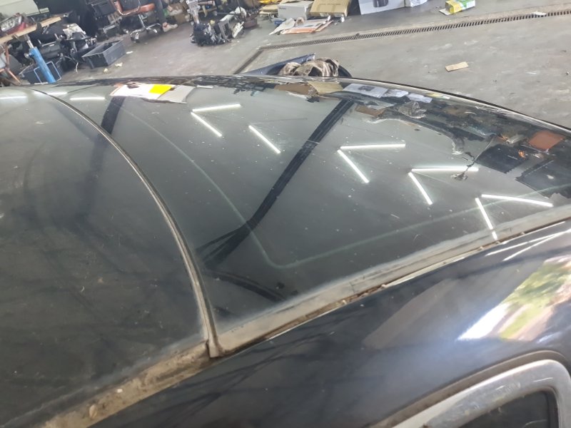 Стекло заднее Nissan Fuga 2007 Y50