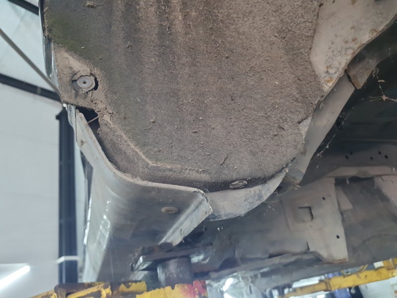 Порог левый + стойка Nissan Fuga 2007 Y50