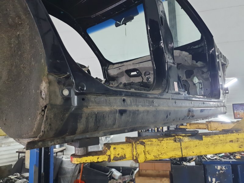 Порог правый + стойка Nissan Fuga 2007 Y50