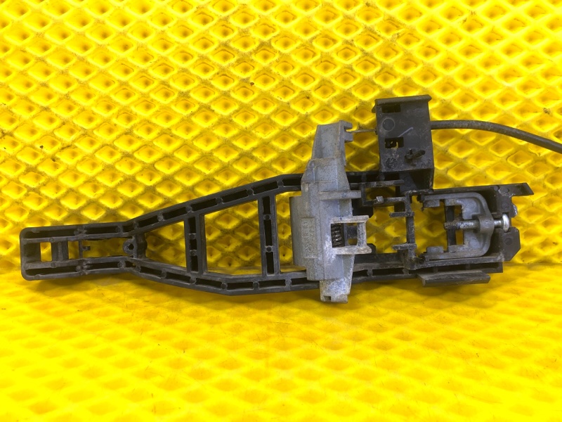 Кронштейн ручки двери Ford Focus 2