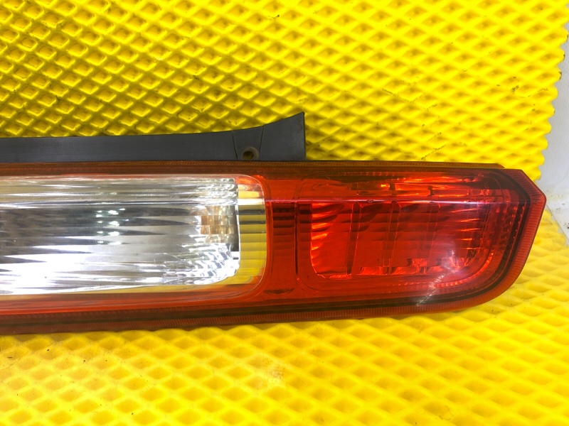 Фонарь задний правый Ford Focus 2