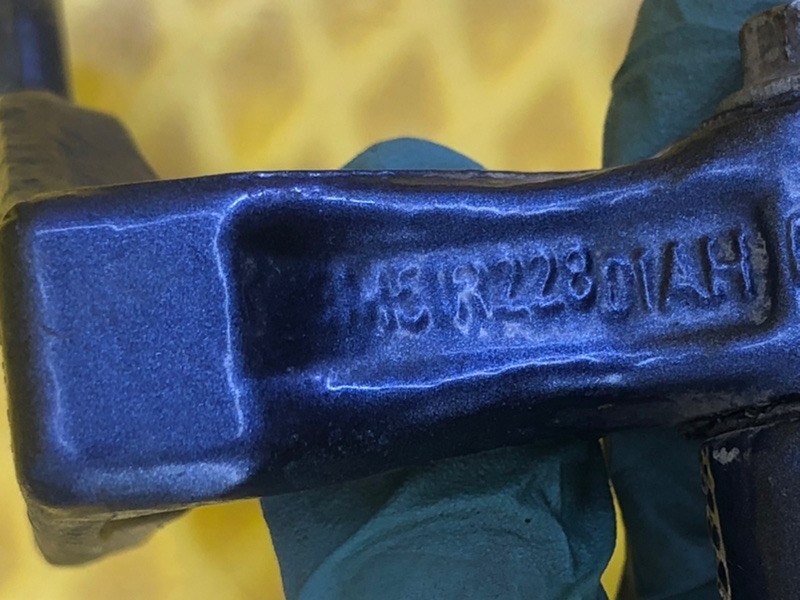Петля двери передней левая верхняя Ford Focus 2
