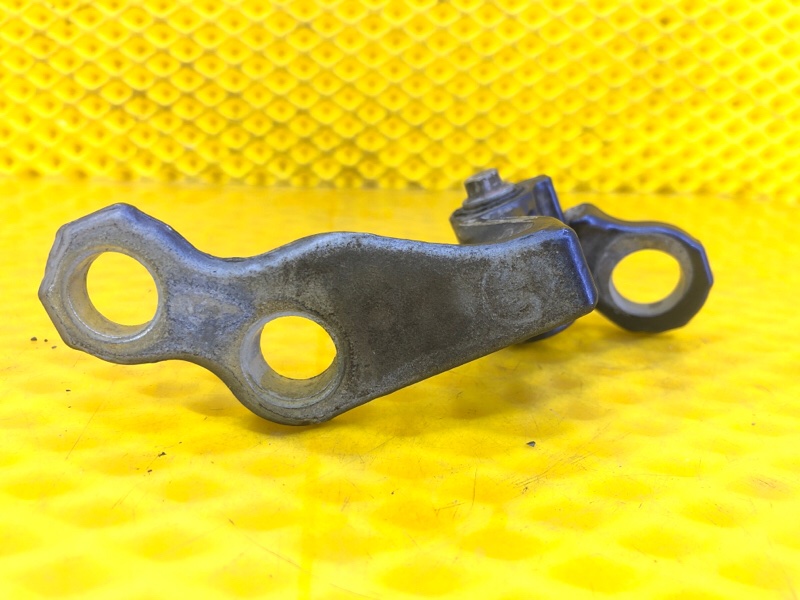 Петля двери передней левая верхняя Ford Focus 2