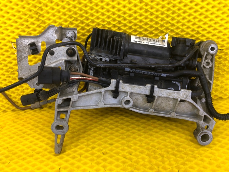 Компрессор пневмоподвески Porsche Cayenne 2008 957