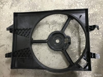 Диффузор вентилятора охлаждения Ford Fusion