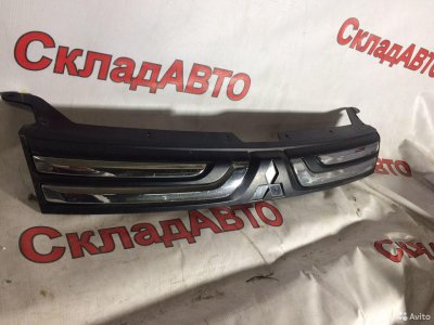 Mitsubishi Outlender 12-15 решётка радиатора