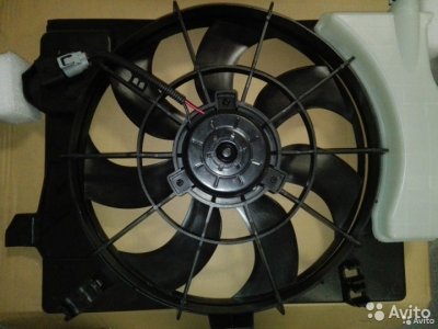 Диффузор охлаждения с мотором Kia Rio с 2011-2014г