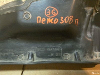 Дефлектор радиатора правый Peugeot 308 4A/C