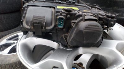 Фара правая BMW E38