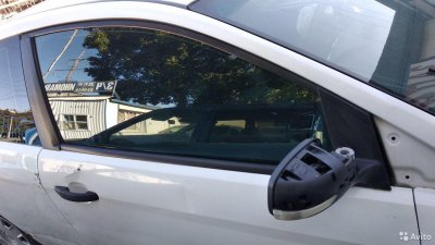 Стекло двери Ford Focus 2