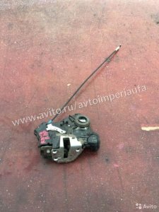 Замок двери передний правый Toyota Rav 4 2006-2013