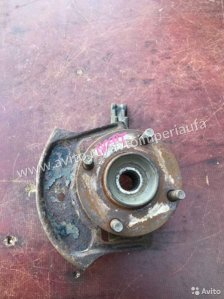 Кулак передний правый Nissan Almera N15 1995-2000