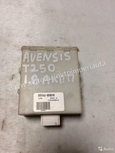 Блок управления центральным замком Toyota Avensis