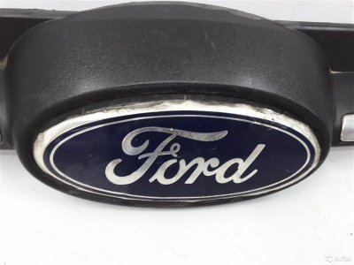 Решетка радиатора Ford Focus 3 CB8 2010-2015