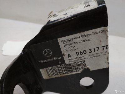 Петля капота Mercedes Benz Actros