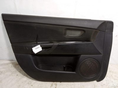 Обшивка двери передняя левая Mazda 3 BK 2003-2009