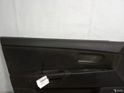 Обшивка двери передняя левая Mazda 3 BK 2003-2009