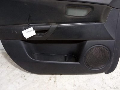 Обшивка двери передняя левая Mazda 3 BK 2003-2009