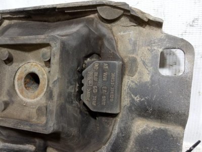 Подушка кпп левая Ford Focus 2 CB4 2004-2011