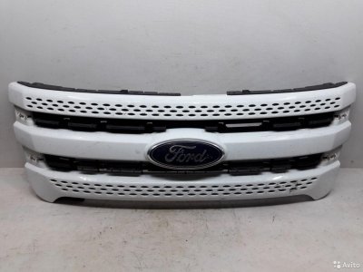 Решетка радиатора Ford Explorer 5 U502 2010-2016