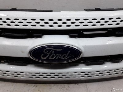 Решетка радиатора Ford Explorer 5 U502 2010-2016