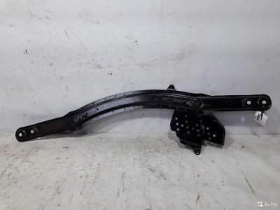 Балка поперечная передняя Mazda 3 BK 2003-2009