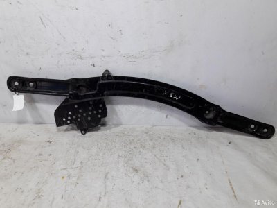 Балка поперечная передняя Mazda 3 BK 2003-2009