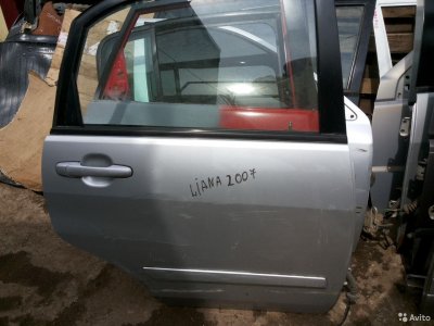 Дверь задняя правая Suzuki Liana 2001-2007