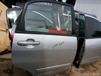 Дверь задняя правая Suzuki Liana 2001-2007