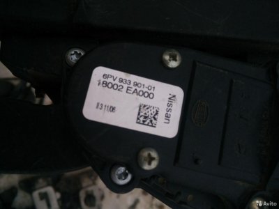 Педаль газа Nissan Pathfinder R51 18002EA000