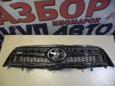 Решетка радиатора Toyota Rav4 2006-2011