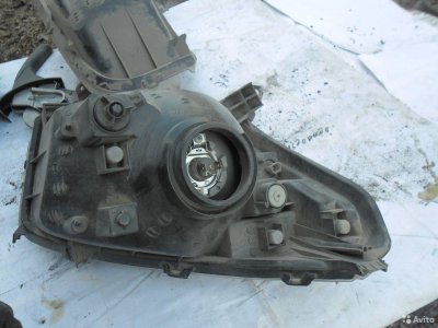 Фара левая Toyota RAV 4 8117042160