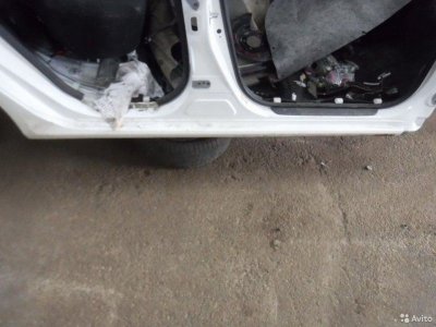 Порог правый Toyota Corolla АКПП 151 150 E15 1ZR