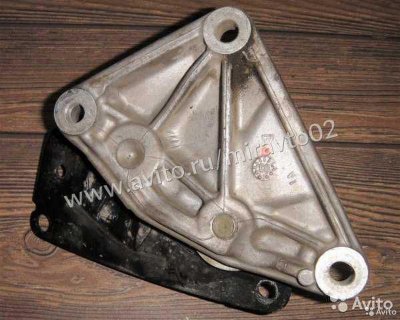 Подушка двигателя (кронштейн) Peugeot 307 (Пежо) P