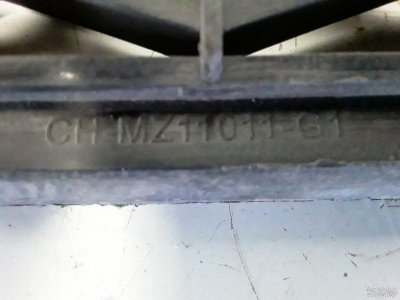 Решетка радиатора передняя Mazda 3 2003-2008