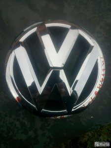 Volkswagen эмблема на решётку радиатора