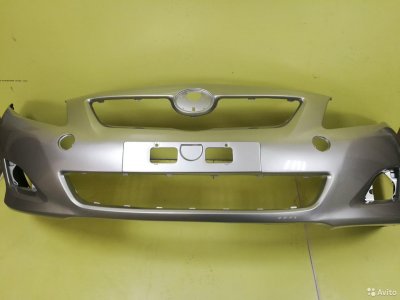 Бампер на Toyota Corolla E15 с07 /Серебро