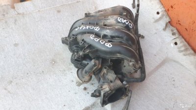 Коллектор впускной 1.8-2.0L 4M5G9424CC на Ford