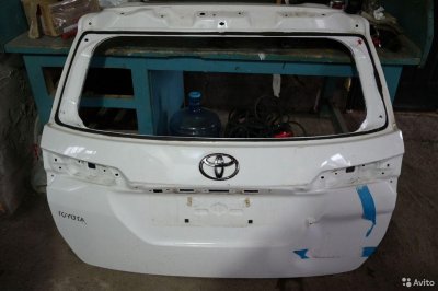 Дверь багажника Toyota Fortuner 2015