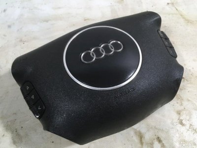 Подушка безопасности в рулевое колесо Audi A6 (C5)