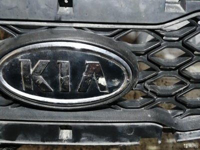 Решетка радиатора Kia Rio 2 2011