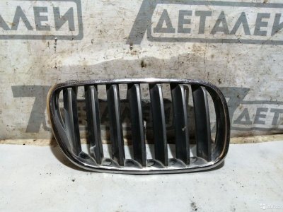 Решетка радиатора правая BMW X3 E83