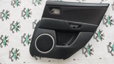 Обшивка боковой двери Mazda 3 BK