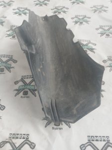 Подкрылок Toyota Prius 1998 NHW10