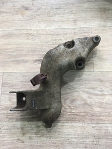 Кронштейн опоры двигателя Peugeot 206