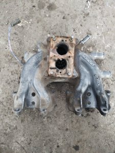 Коллектор впускной Volkswagen Passat 1989