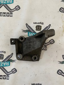 Кронштейн двигателя Ford Fiesta